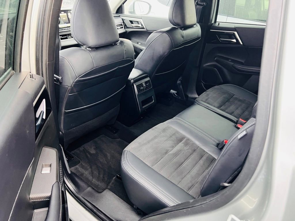 Used 2022 Mitsubishi Outlander SEL Black Edition image 25