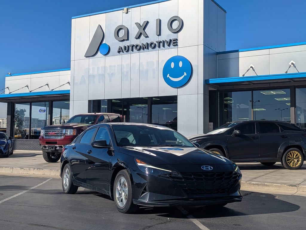 Used 2023 Hyundai Elantra SE