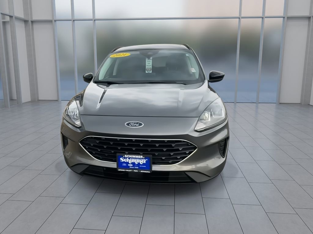 Used 2021 Ford Escape SE w/ SE Sport Appearance Package image 3