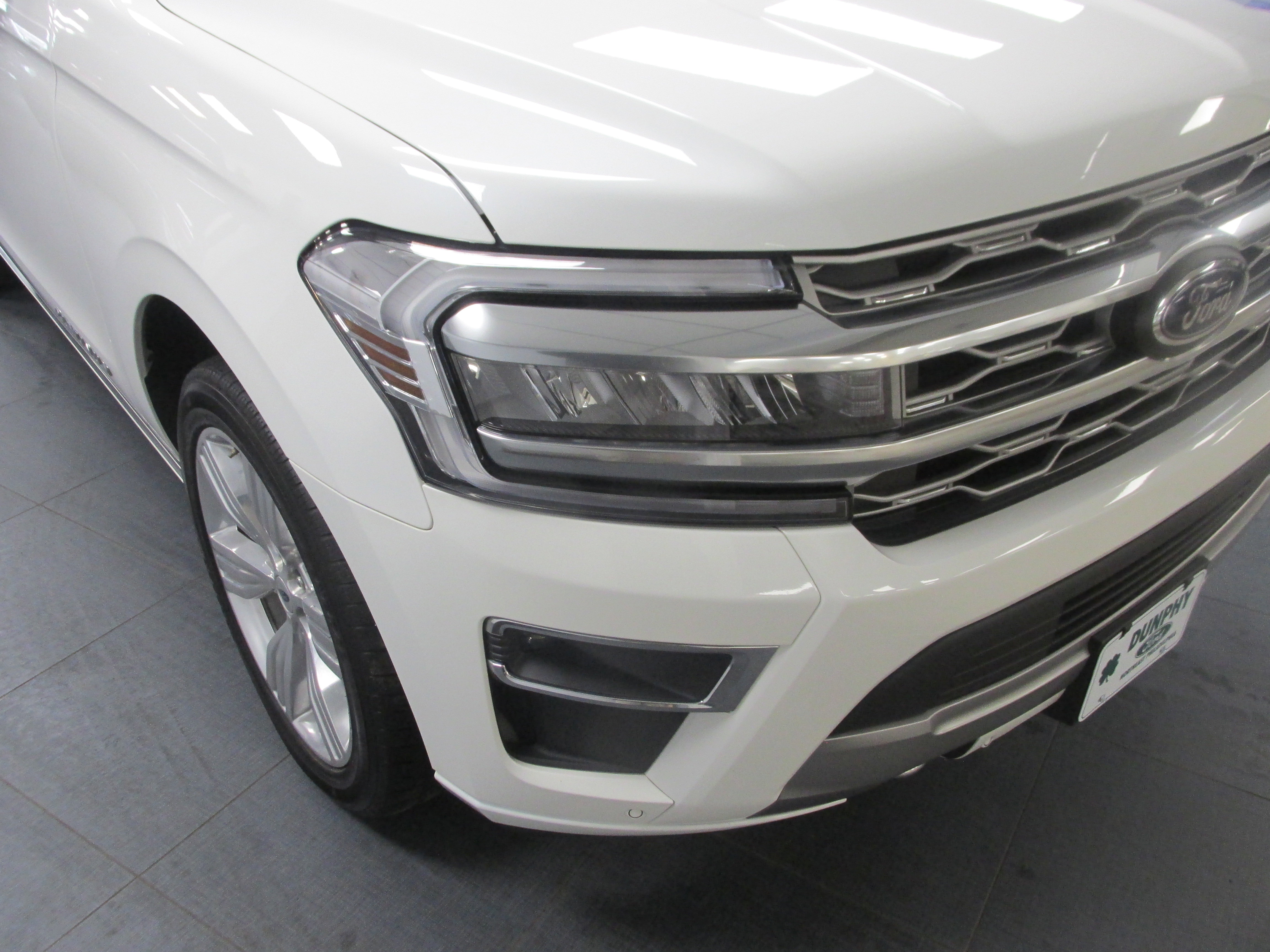 Used 2023 Ford Expedition Platinum image 10