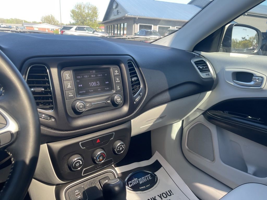 Used 2018 Jeep Compass Latitude image 25