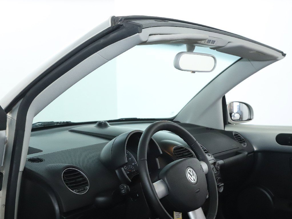 Used 2009 Volkswagen Beetle Blush image 26