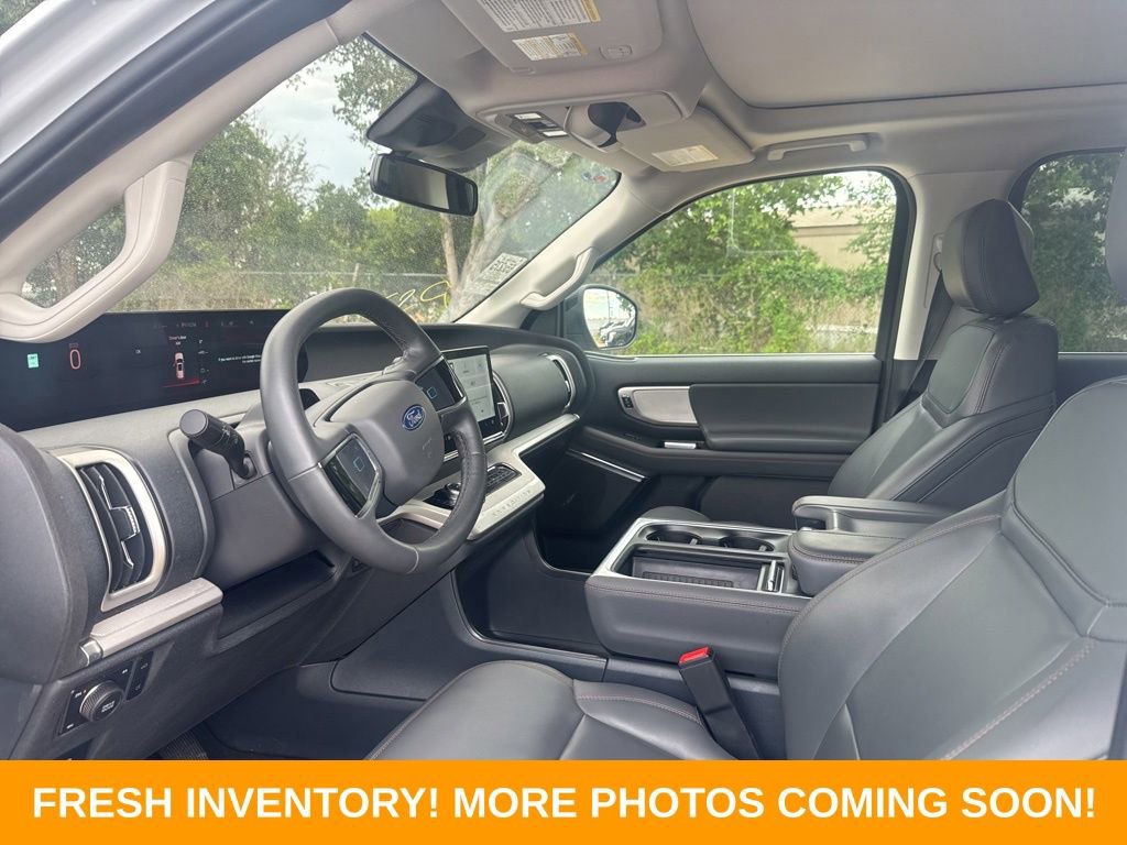 Used 2025 Ford Expedition Max Active AWD/4WD image 8