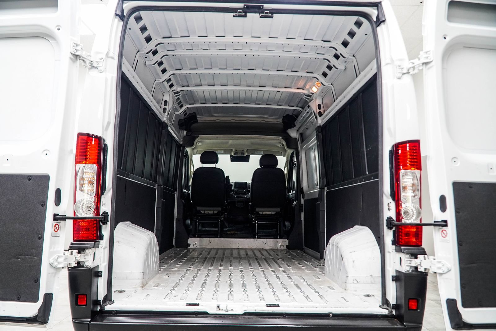 Used 2023 RAM ProMaster 2500 FWD image 15