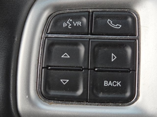 Used 2015 Chrysler Town & Country Touring w/ Driver Convenience Group image 22