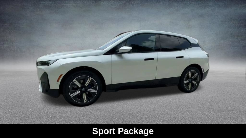 Used 2024 BMW iX xDrive50 w/ Sport Package AWD/4WD image 12
