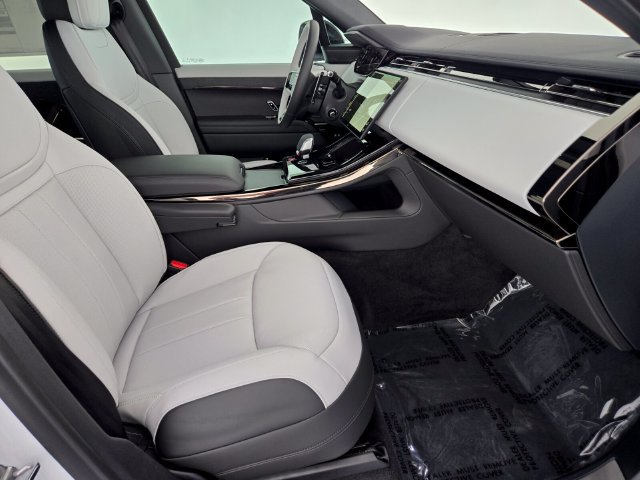New 2026 Land Rover Range Rover Sport Dynamic SE AWD/4WD image 3