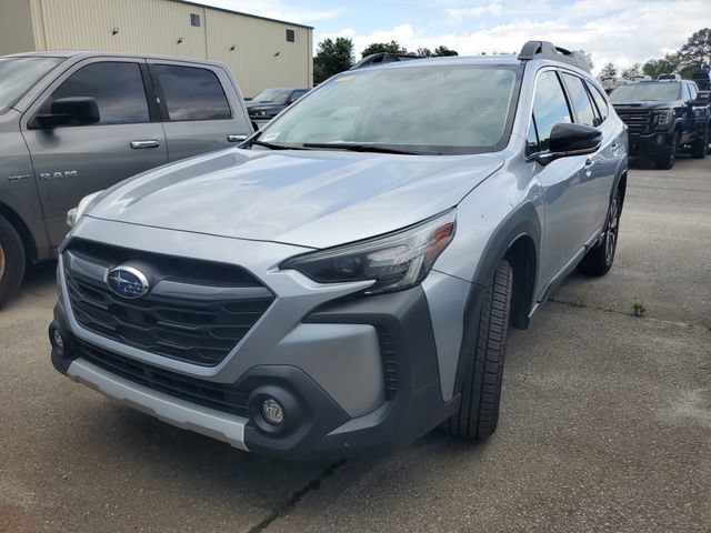 Used 2023 Subaru Outback Limited XT AWD/4WD image 2