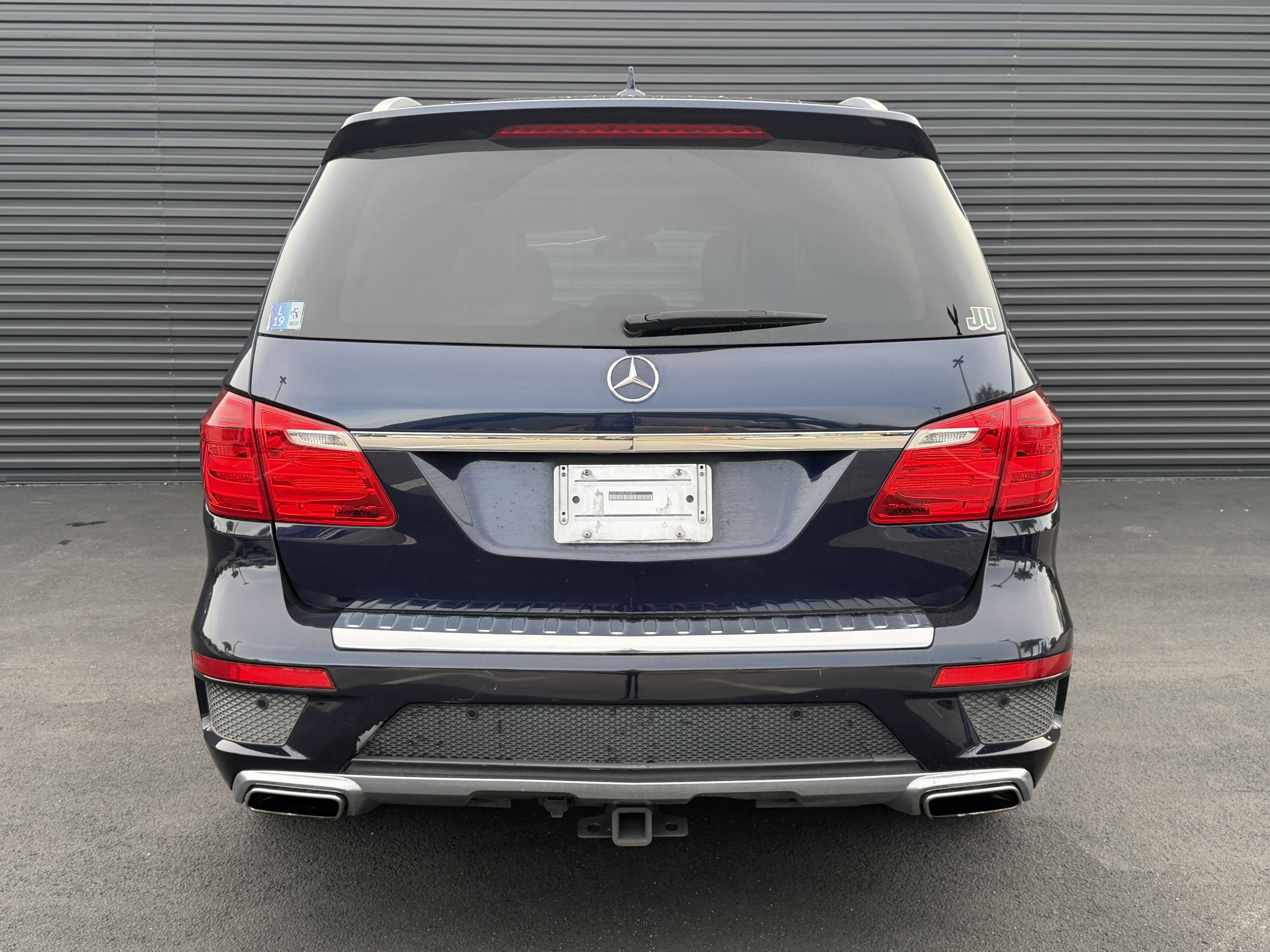 Used 2015 Mercedes-Benz GL 550 4MATIC image 9