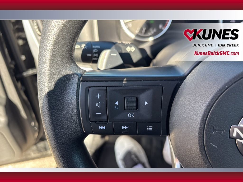 Used 2024 Nissan Rogue SV image 17