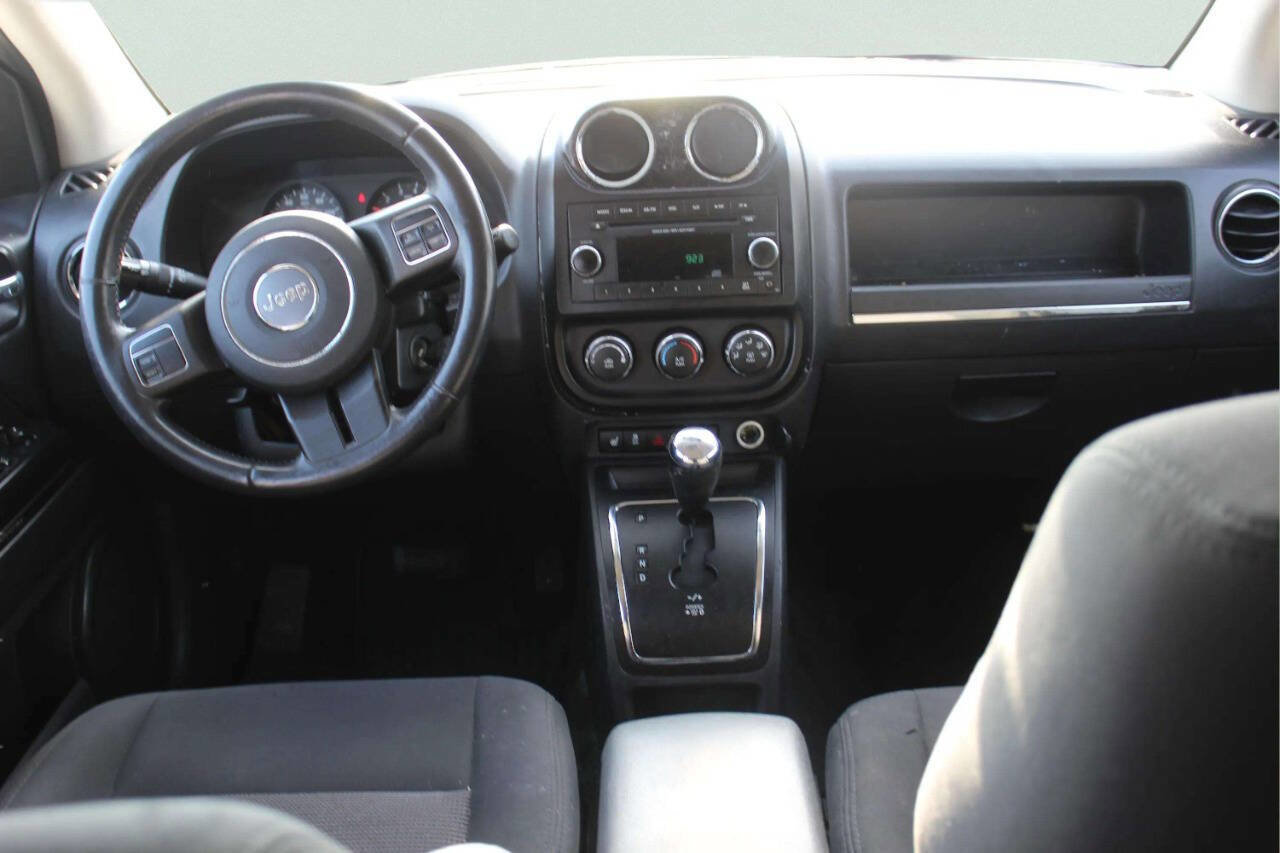 Used 2012 Jeep Compass Latitude image 8