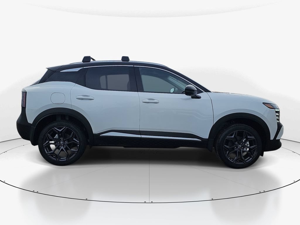 New 2026 Nissan Kicks SR w/ SR Premium Package FWD image 3