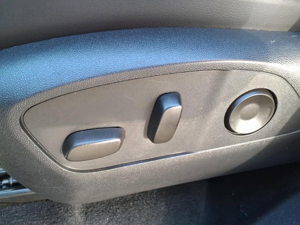 Used 2025 Buick Enclave Sport Touring image 14