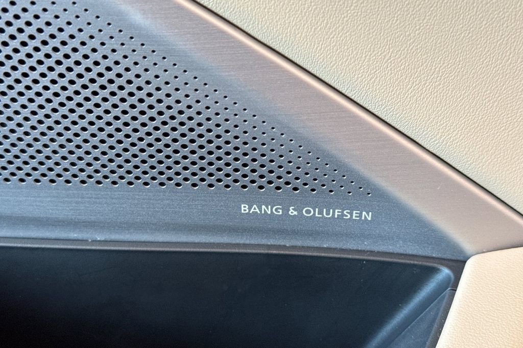 Certified 2025 Acura MDX w/ Technology Package image 24