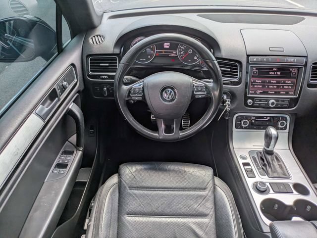 Used 2017 Volkswagen Touareg Wolfsburg Edition AWD/4WD image 16