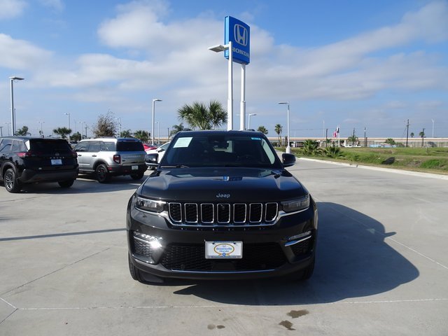 Used 2024 Jeep Grand Cherokee Limited w/ Luxury Tech Group II image 2