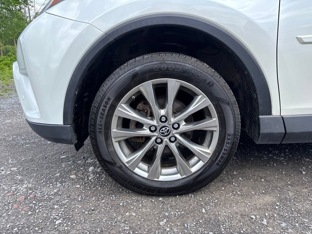 Used 2018 Toyota RAV4 Limited w/ Advanced Technology Package AWD/4WD image 7
