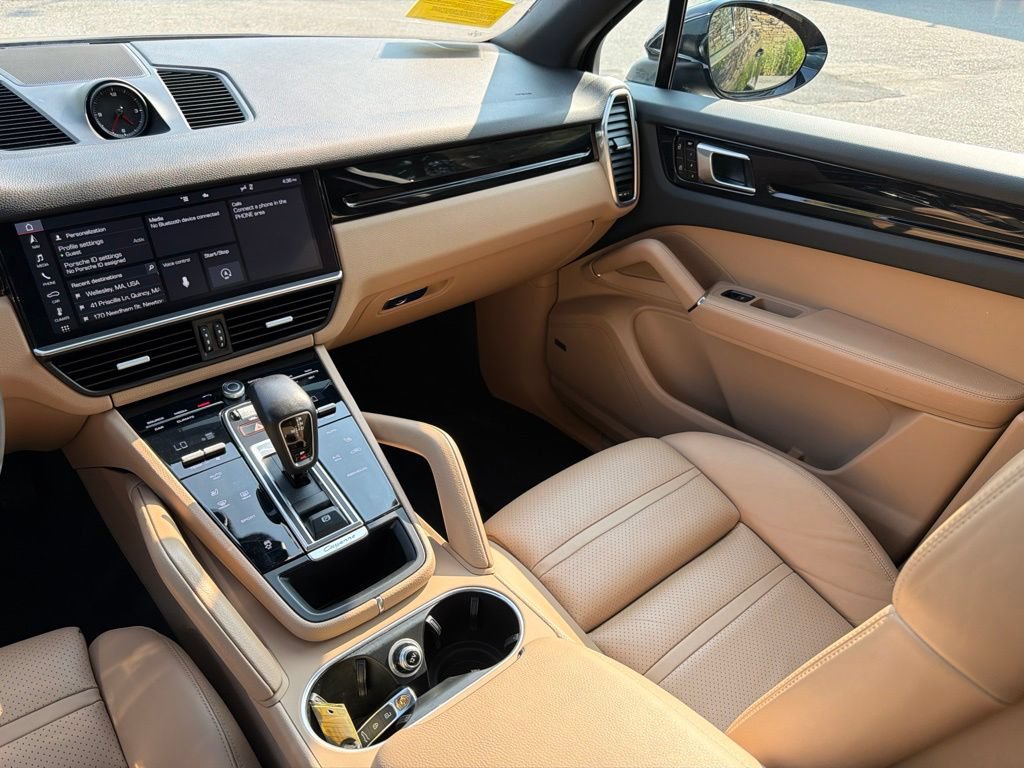 Used 2020 Porsche Cayenne AWD/4WD image 25