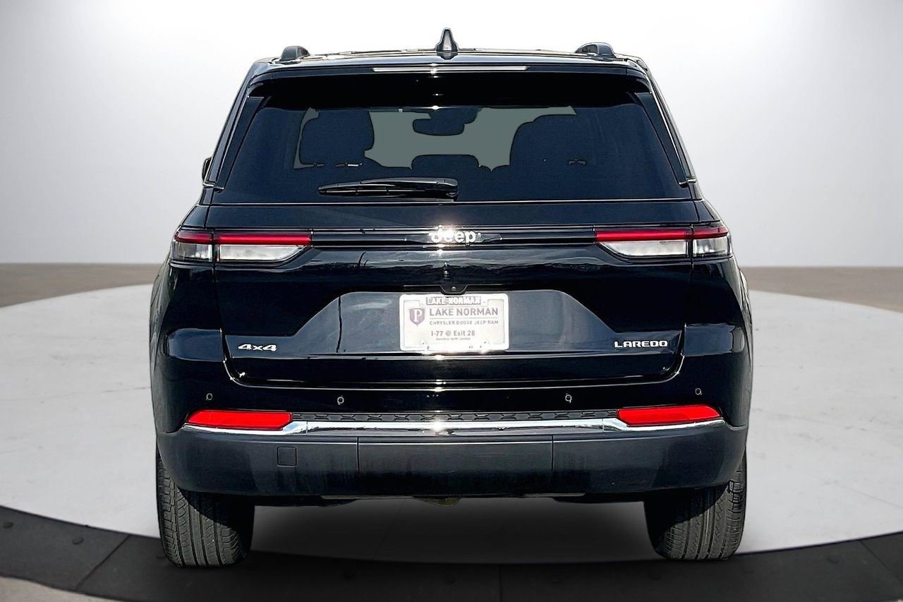 Certified 2023 Jeep Grand Cherokee Laredo X image 8