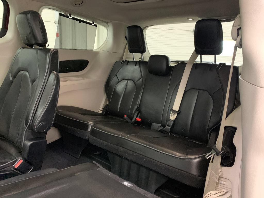 Used 2019 Chrysler Pacifica Limited FWD image 21