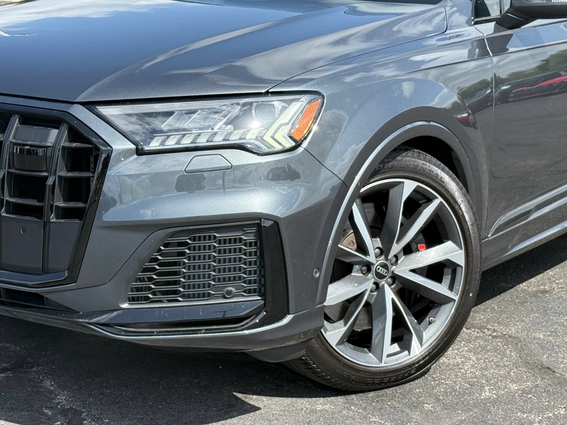 Used 2024 Audi SQ7 Premium Plus w/ Carbon Package AWD/4WD image 3