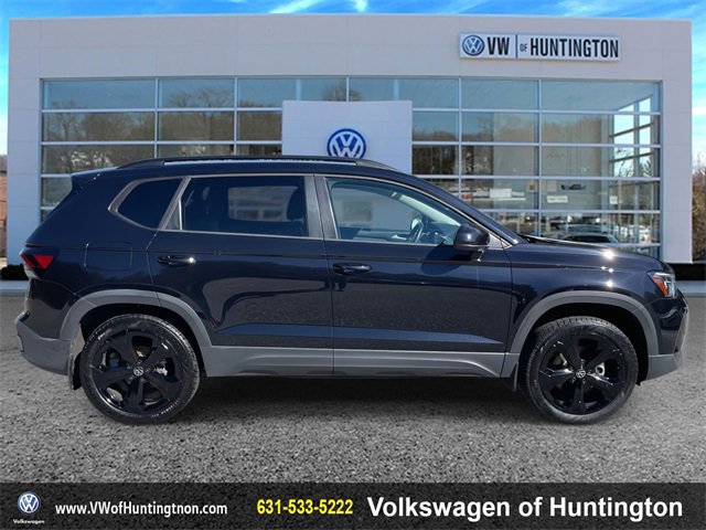 Certified 2025 Volkswagen Taos SE w/ Taos Adventure Package (SXB) image 6