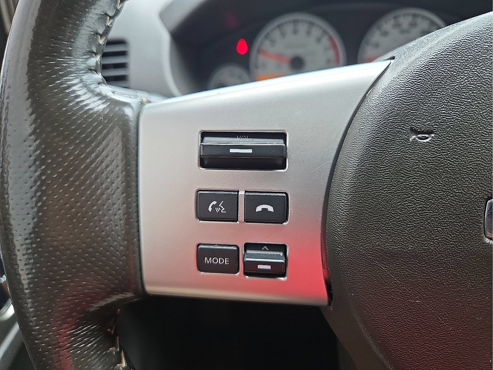Used 2018 Nissan Frontier PRO-4X AWD/4WD image 18