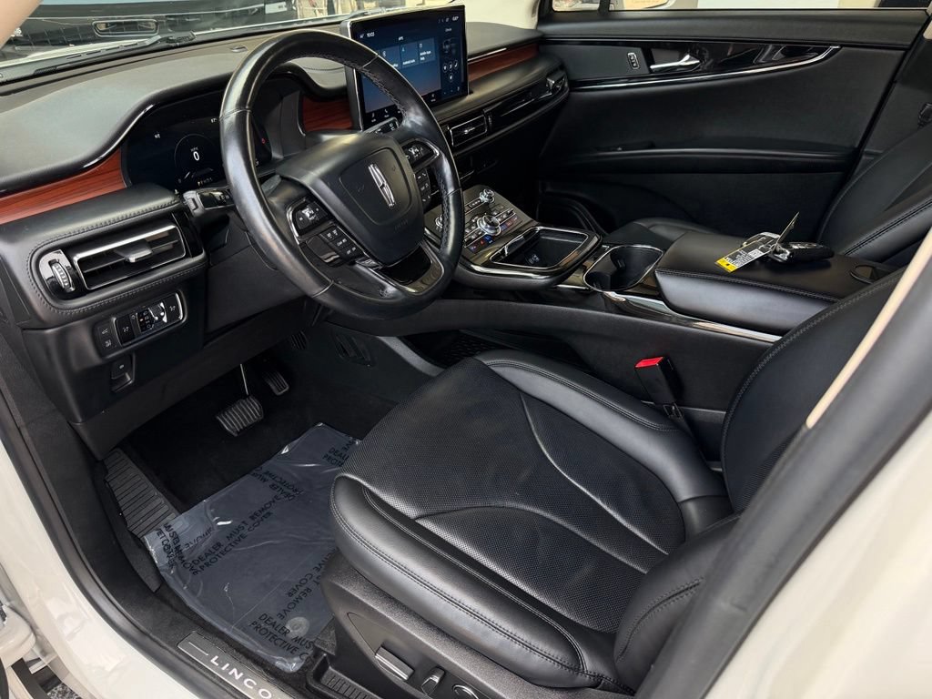 Used 2022 Lincoln Nautilus Reserve FWD image 11