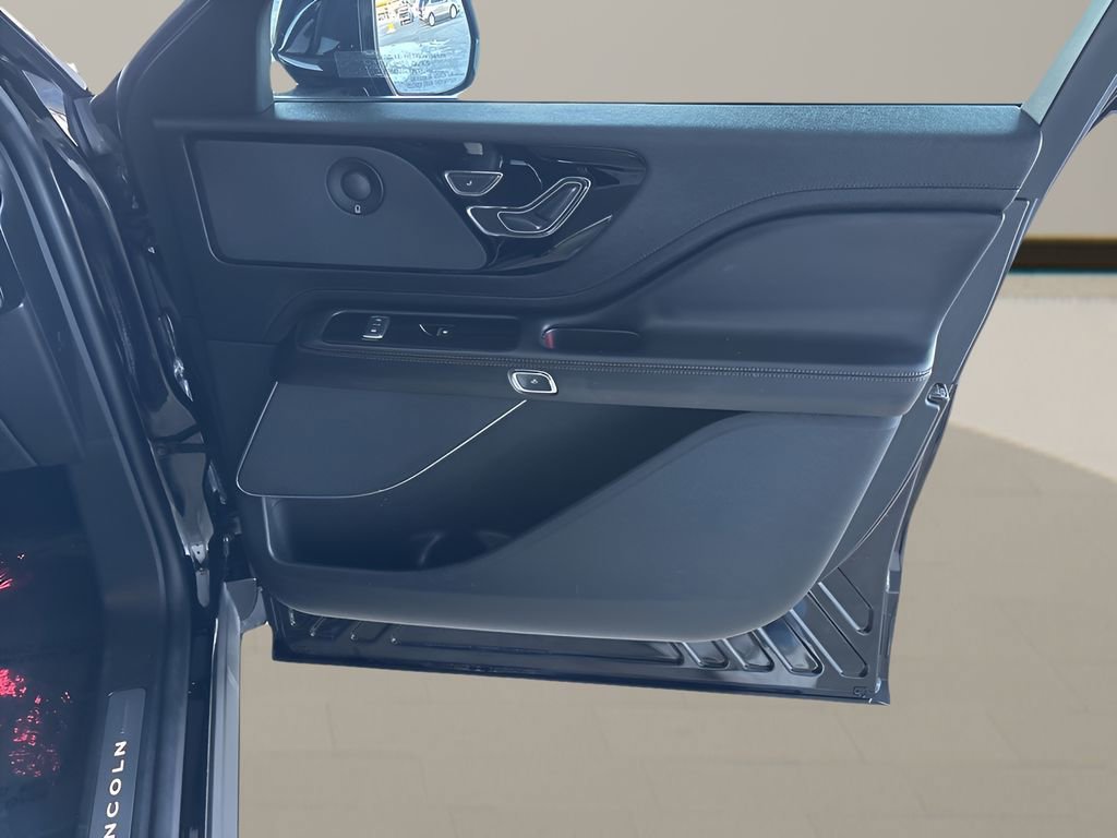 Used 2024 Lincoln Aviator Reserve image 29