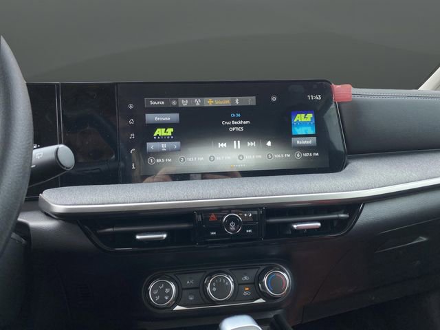 Certified 2025 Nissan Kicks SV image 7