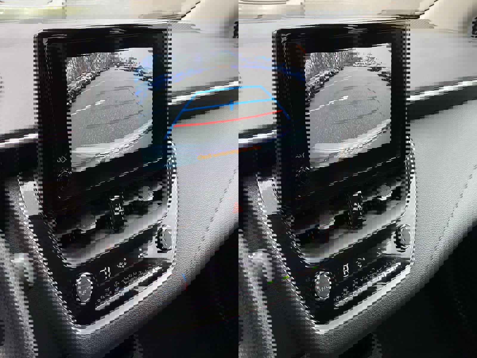 Used 2025 Toyota Corolla LE image 30