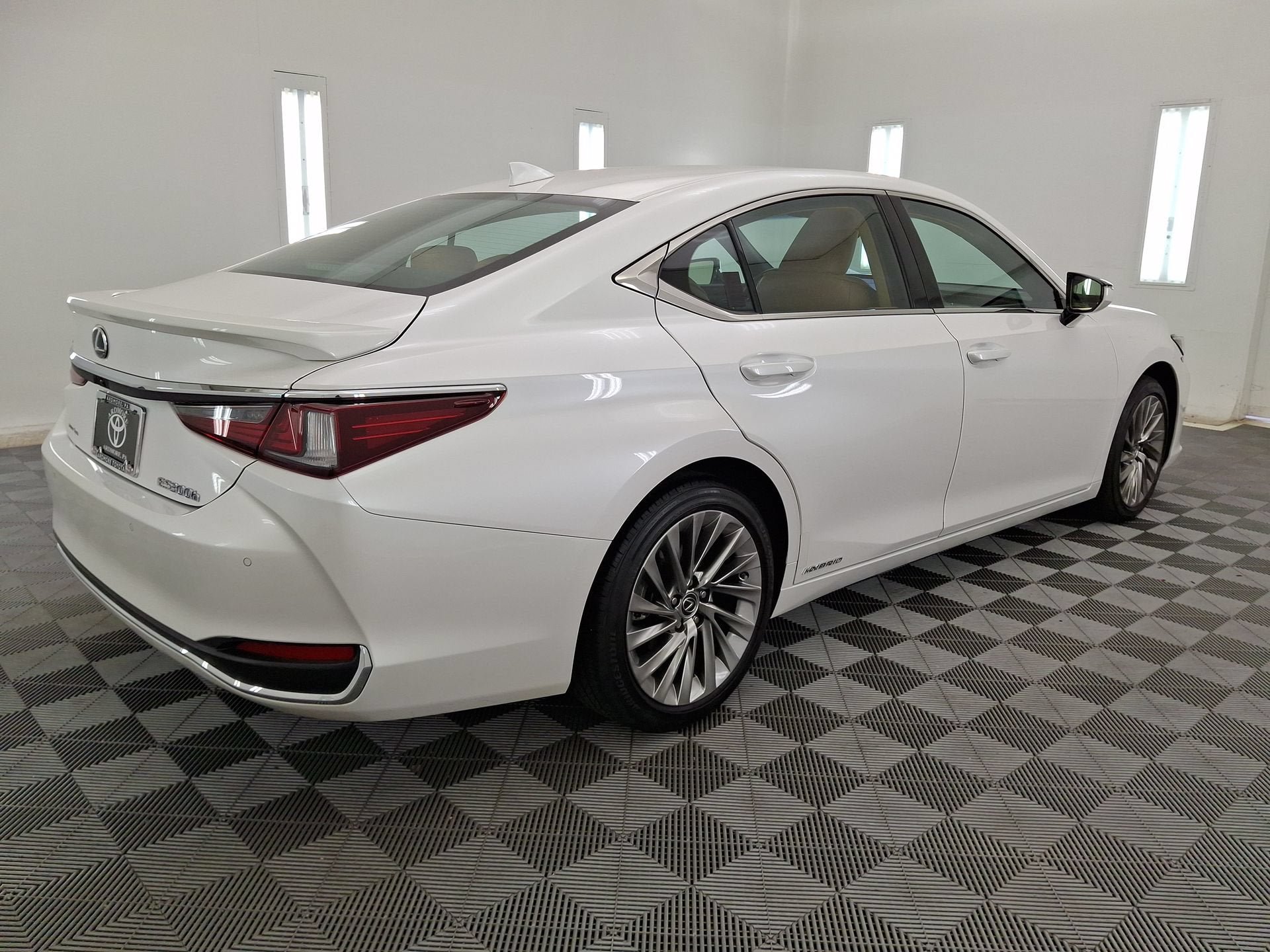 Used 2022 Lexus ES 300h w/ Luxury Package FWD image 25