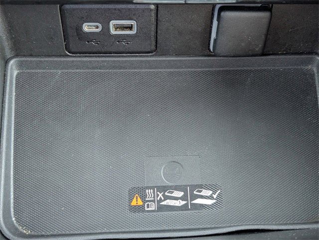 Used 2022 Chevrolet Suburban LT w/ LT Signature Plus Package image 21