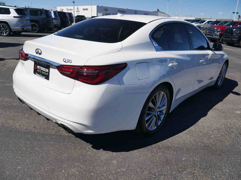 Used 2018 INFINITI Q50 Luxe w/ Cargo Package (L95) image 16