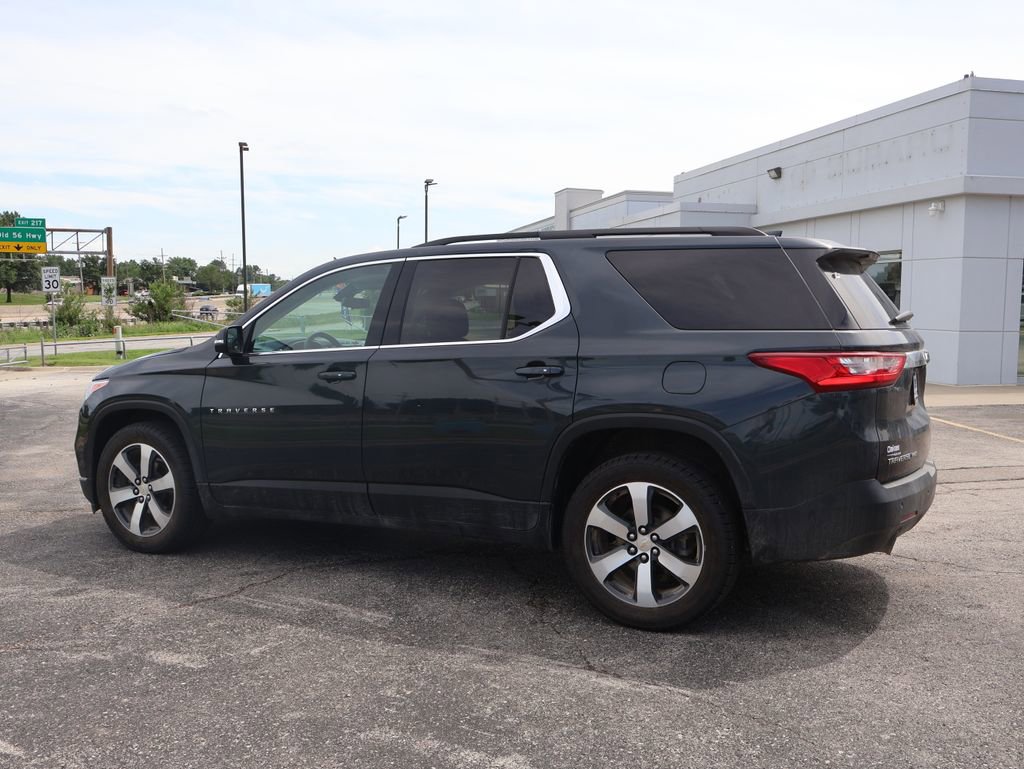 Used 2021 Chevrolet Traverse LT w/ LT Premium Package AWD/4WD image 9