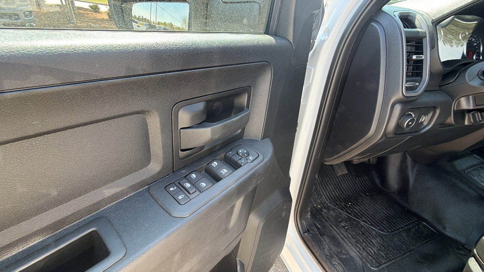 New 2026 RAM 4500 Tradesman w/ Chrome Appearance Group AWD/4WD image 15
