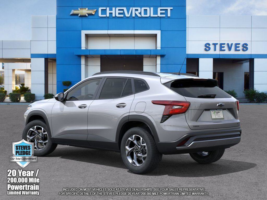 New 2026 Chevrolet Trax LT w/ Driver Confidence Package FWD image 3