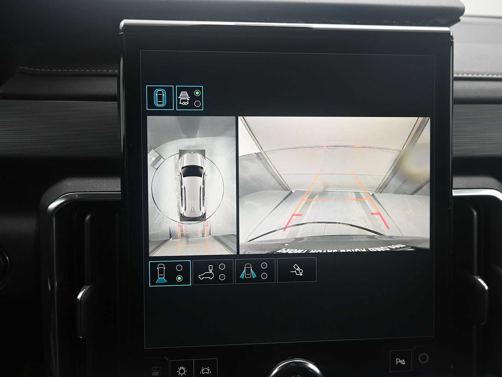New 2025 GMC Acadia Elevation w/ Elevation Premium Package AWD/4WD image 14