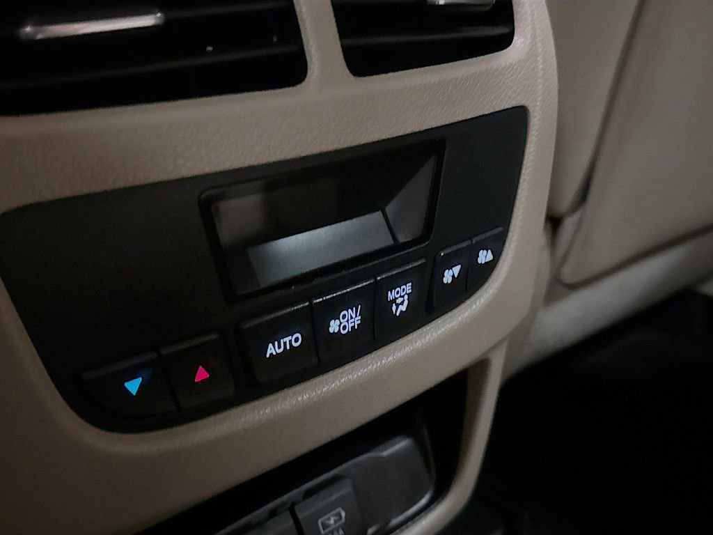 Used 2020 Acura MDX SH-AWD image 32