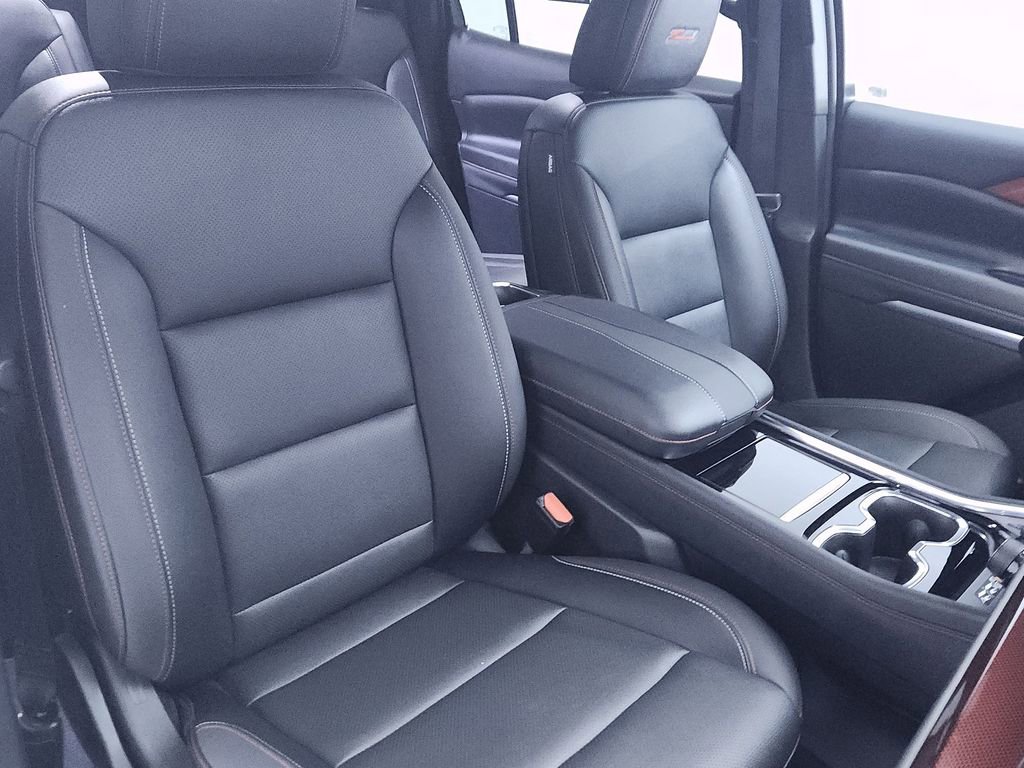 Used 2025 Chevrolet Traverse Z71 AWD/4WD image 25