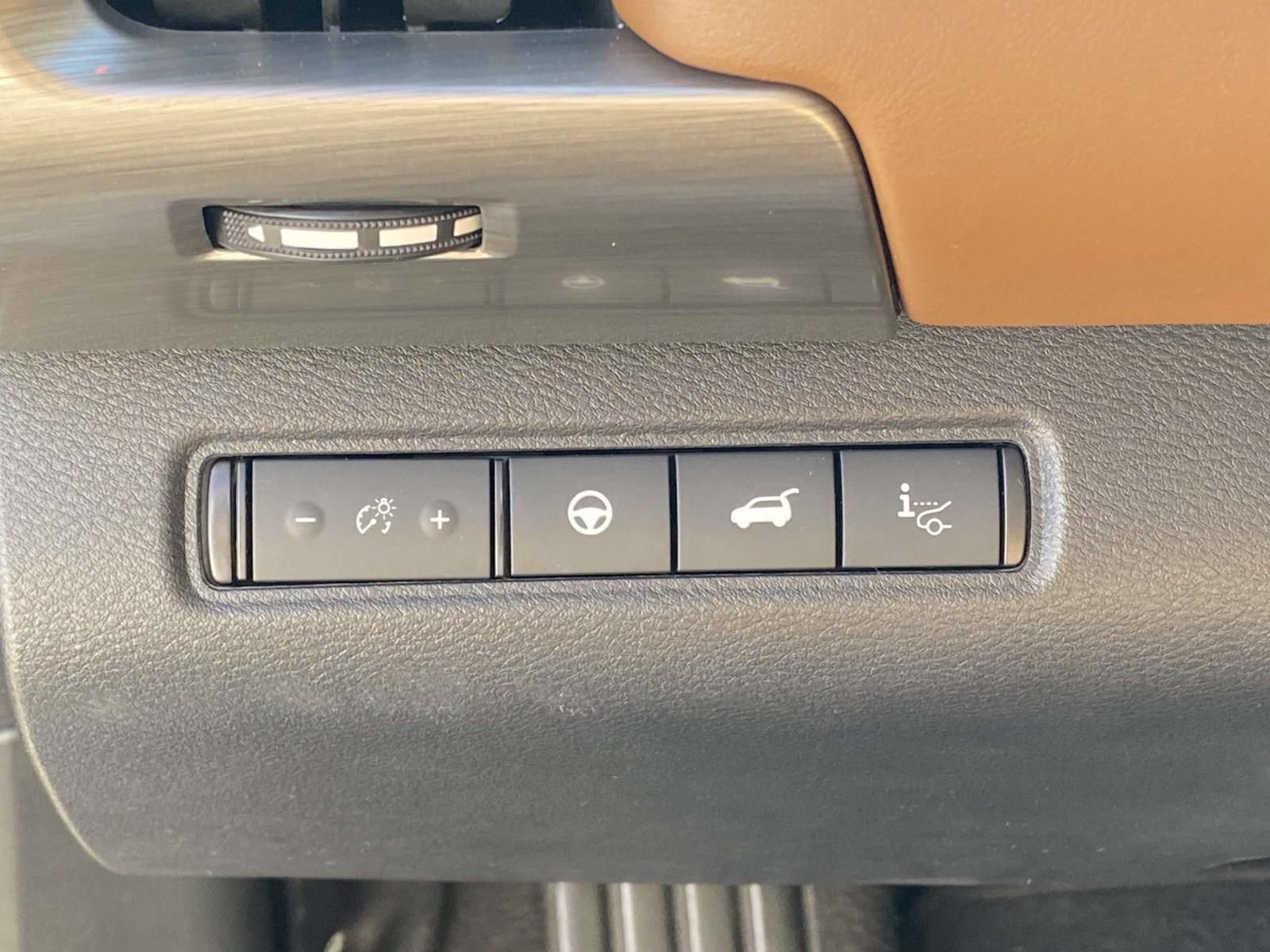 Used 2023 Nissan Pathfinder Platinum w/ Cargo Package AWD/4WD image 20