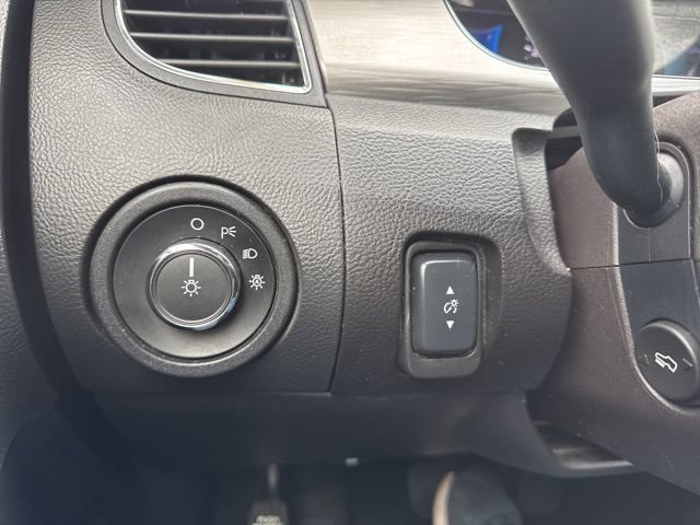 Used 2013 Ford Taurus SEL FWD image 23