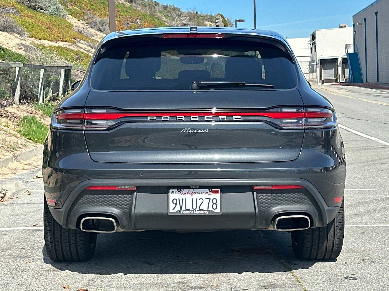 Certified 2025 Porsche Macan AWD/4WD image 8