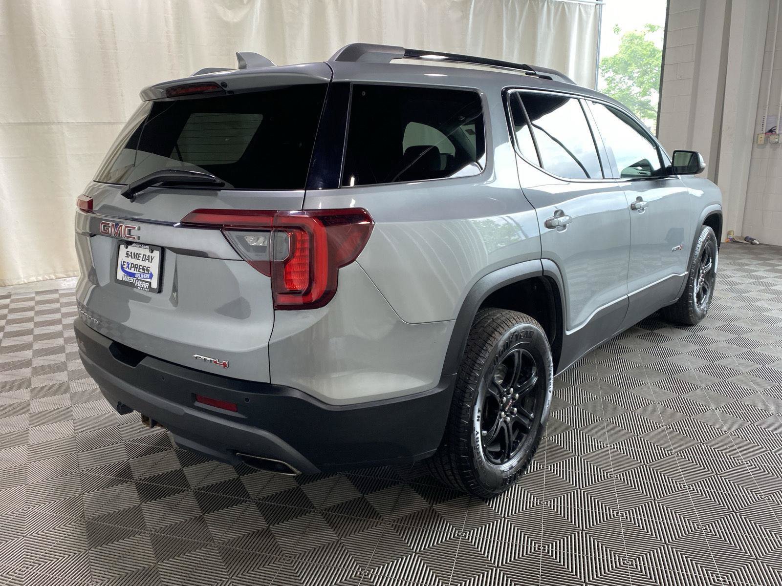 Used 2023 GMC Acadia AT4 w/ Preferred Package AWD/4WD image 9