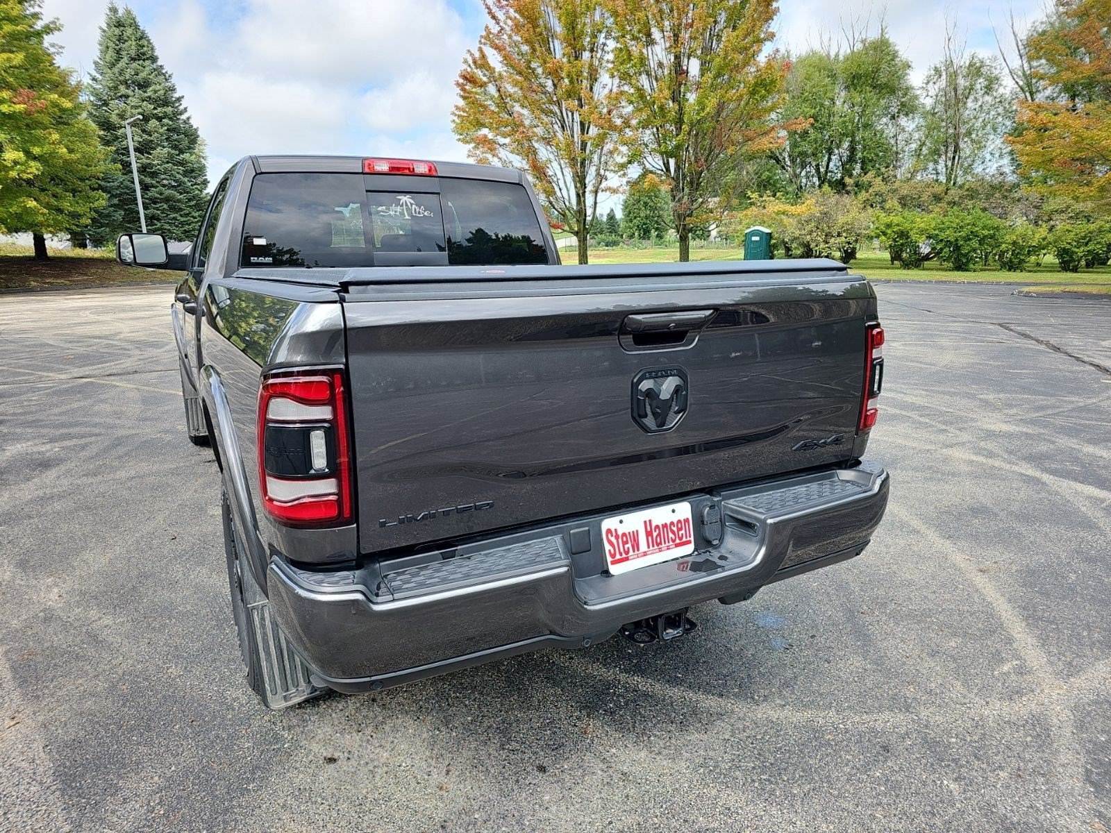 Used 2022 RAM 2500 Limited w/ Night Edition AWD/4WD image 3