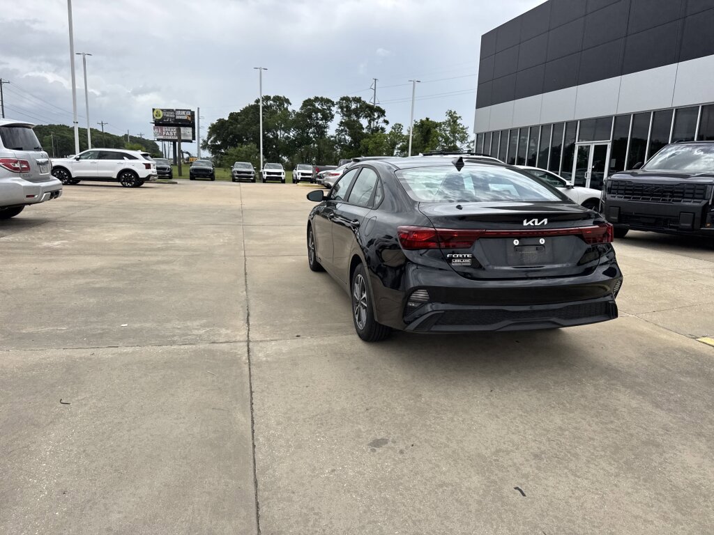 Certified 2024 Kia Forte LXS FWD image 18