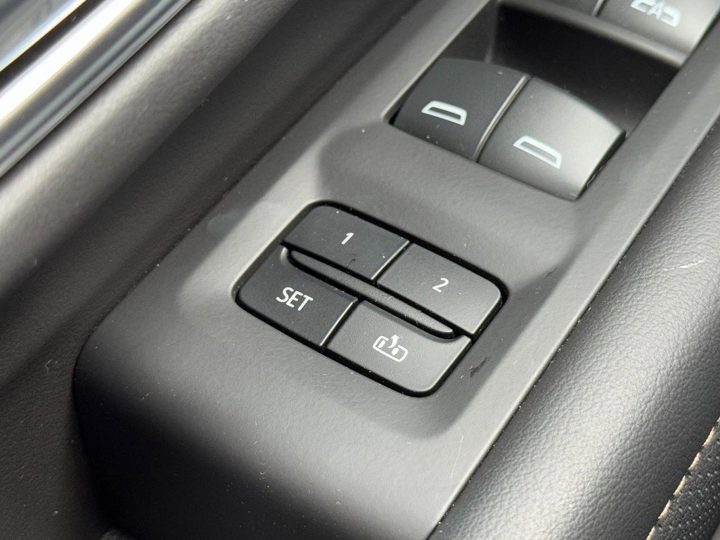 Used 2024 GMC Yukon AT4 w/ AT4 Premium Package image 17