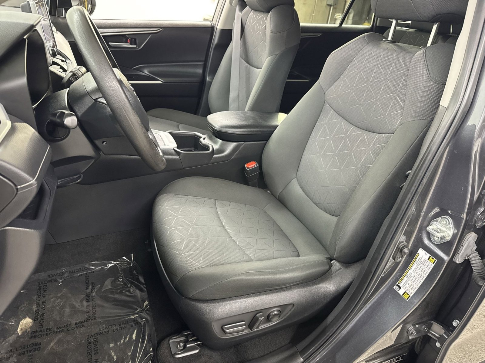 Used 2023 Toyota RAV4 XLE FWD image 14