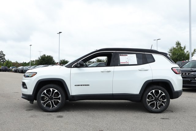 Used 2023 Jeep Compass Limited w/ Sun and Sound Group AWD/4WD image 8