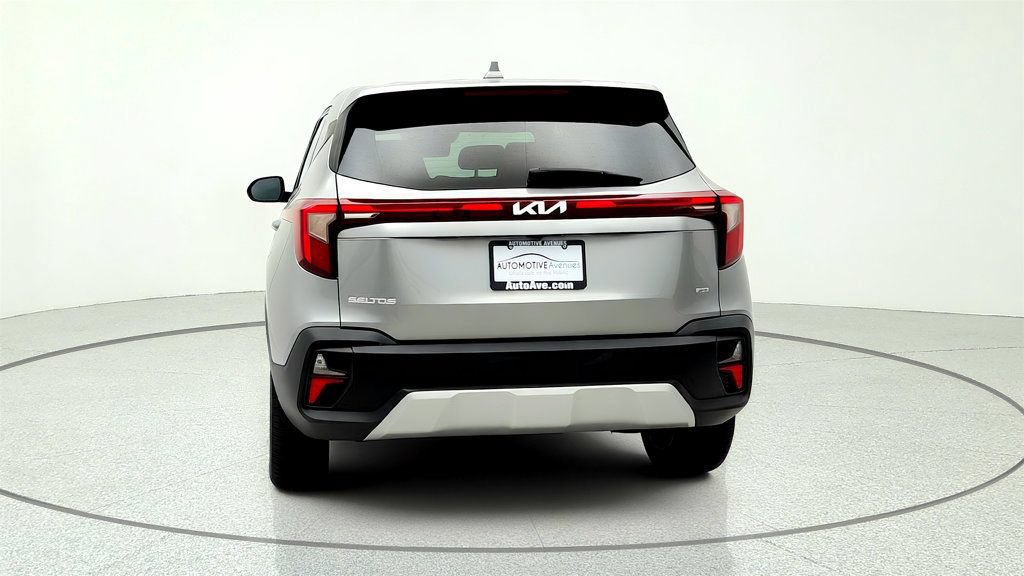 Used 2025 Kia Seltos LX AWD/4WD image 6